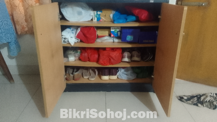 অটবি এর জুতার বাক্স